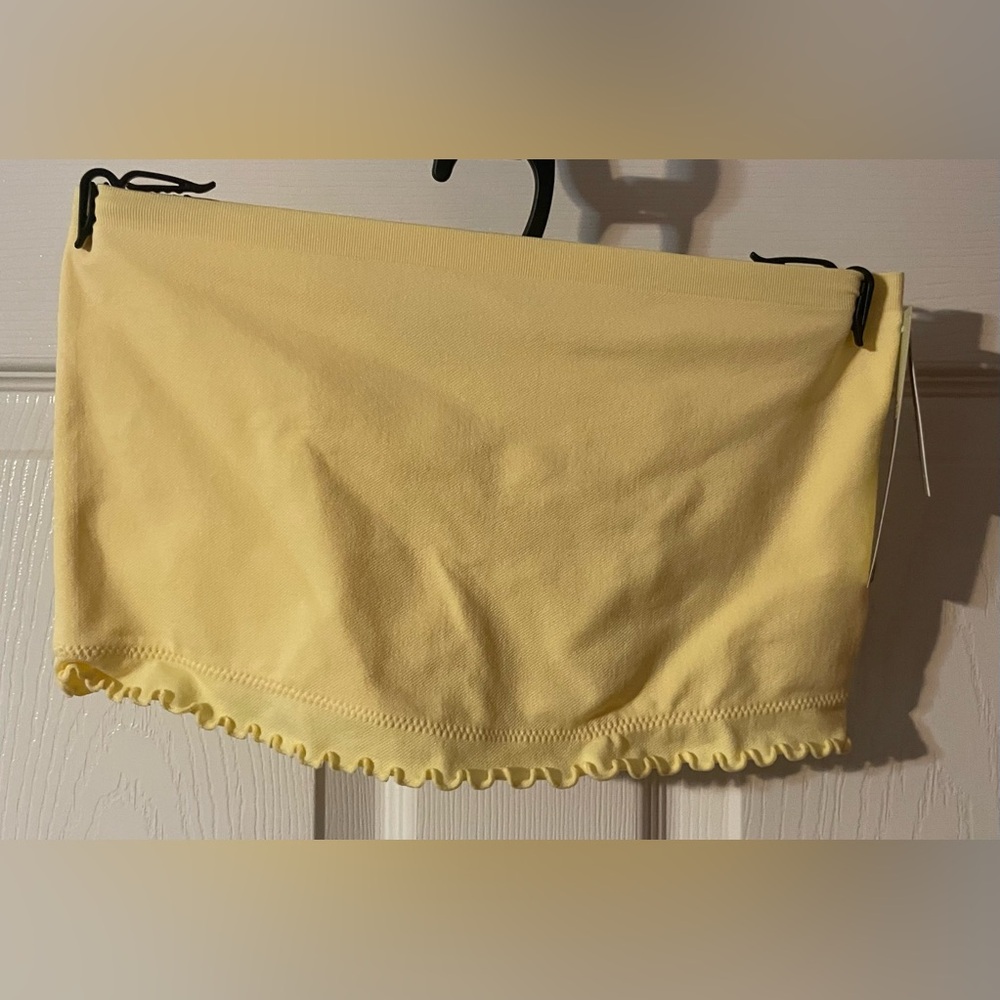 🔴 3/$12 No Boundaries Women’s Soft Yellow Bandeau Bra! NWT!‎ Size Large!